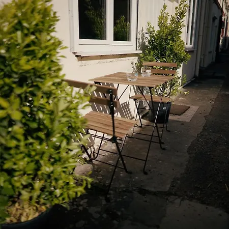 The Good Luc : A 150 M De La Place De Parking Holiday home