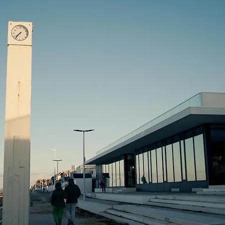 The Good Luc : A 150 M De La Place De Parking בית נופש *