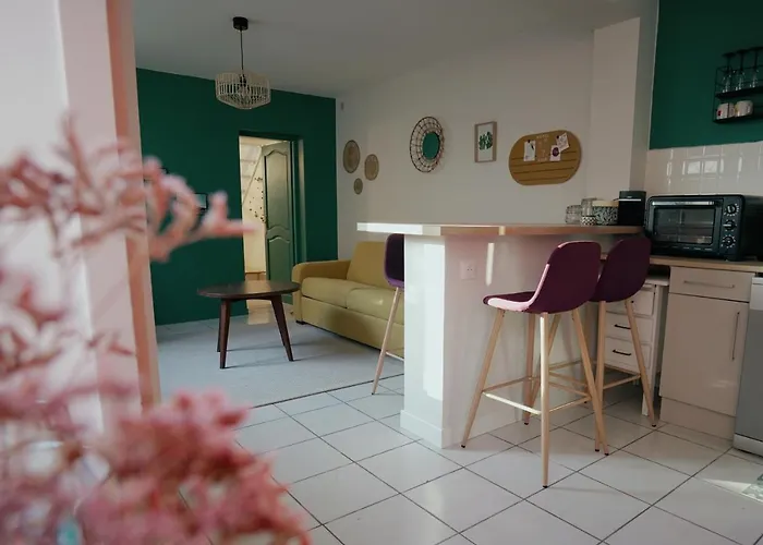 The Good Luc : A 150 M De La Place De Parking * Luc-sur-Mer