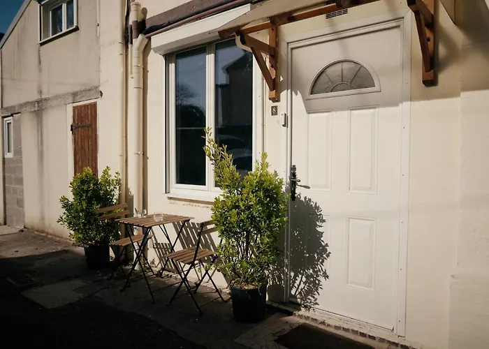 The Good Luc : A 150 M De La Place De Parking Holiday home